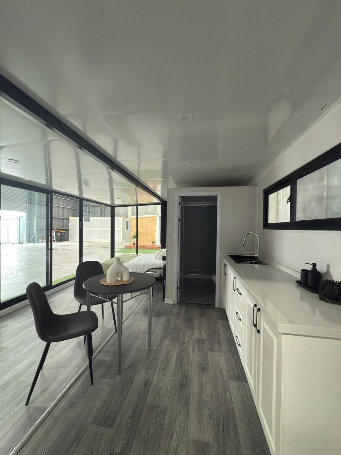 40FT Magic Container House view 5